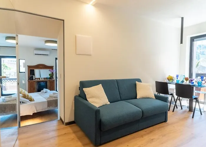 Casa Timeo, Centro *